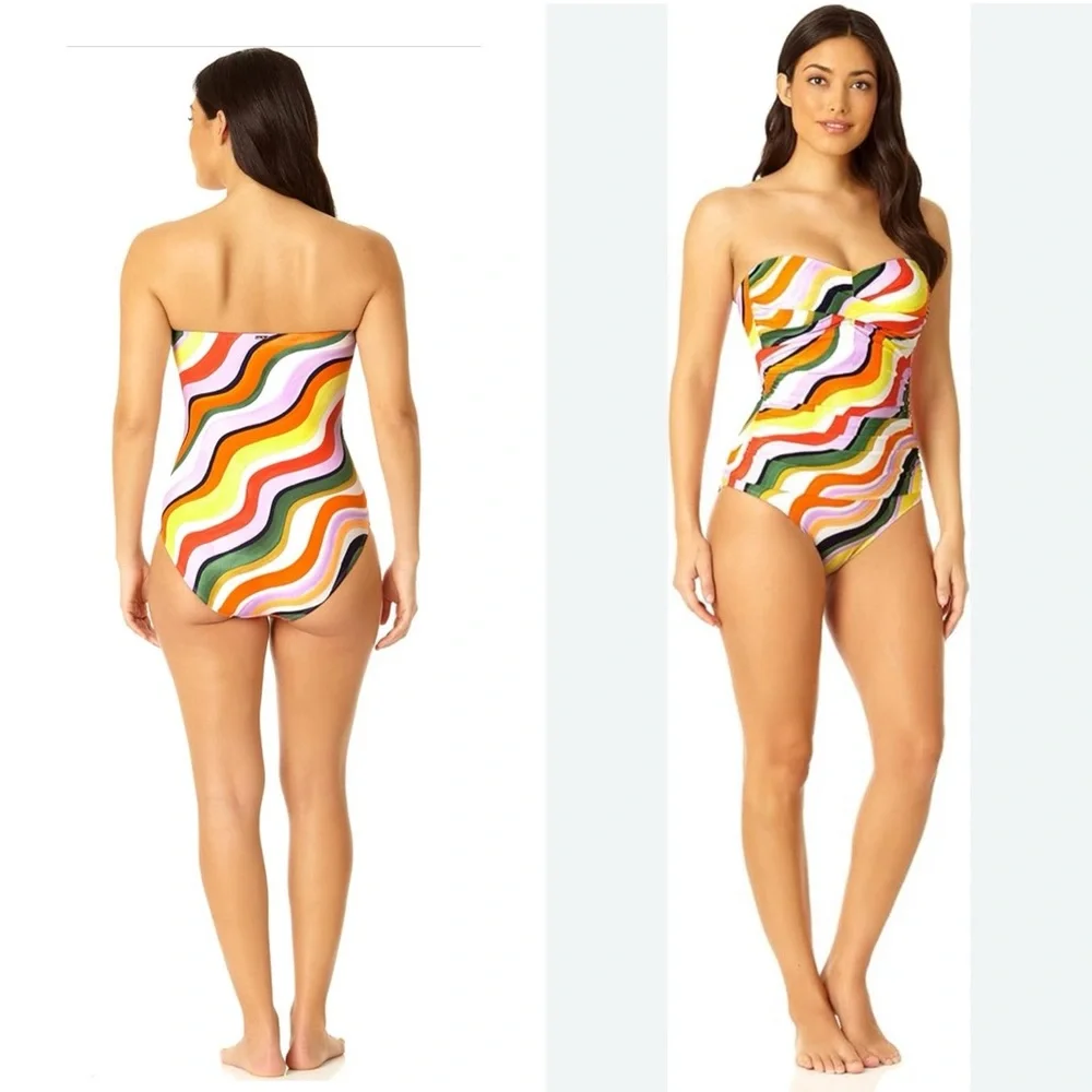 NWT Women's Twist Front Shirred One‎ Piece Swimsuit SIZE 6
